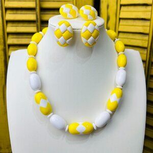 Vintage 1987 Avon Sunsations Necklace and Earrings Set in Yellow and White